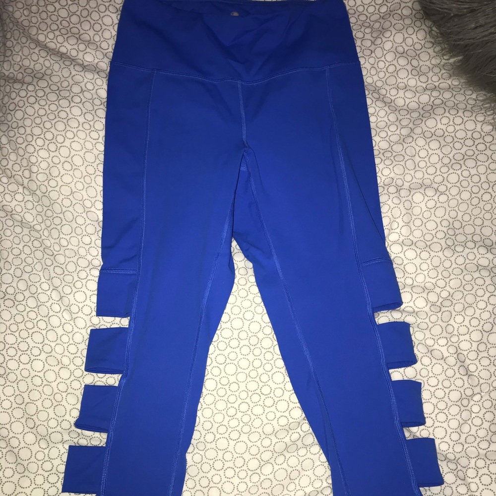 Side cut leggings